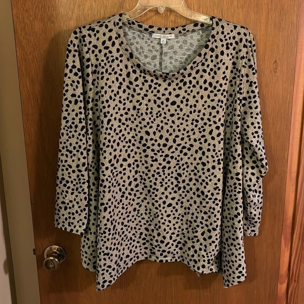 Green Envelope Animal Print Top Size 2X
